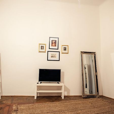 Apartment Astronomical Clock Prague Exterior photo